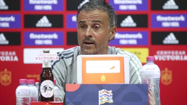 Luis Enrique durante la rueda de prensa en el estadio La Rosaleda