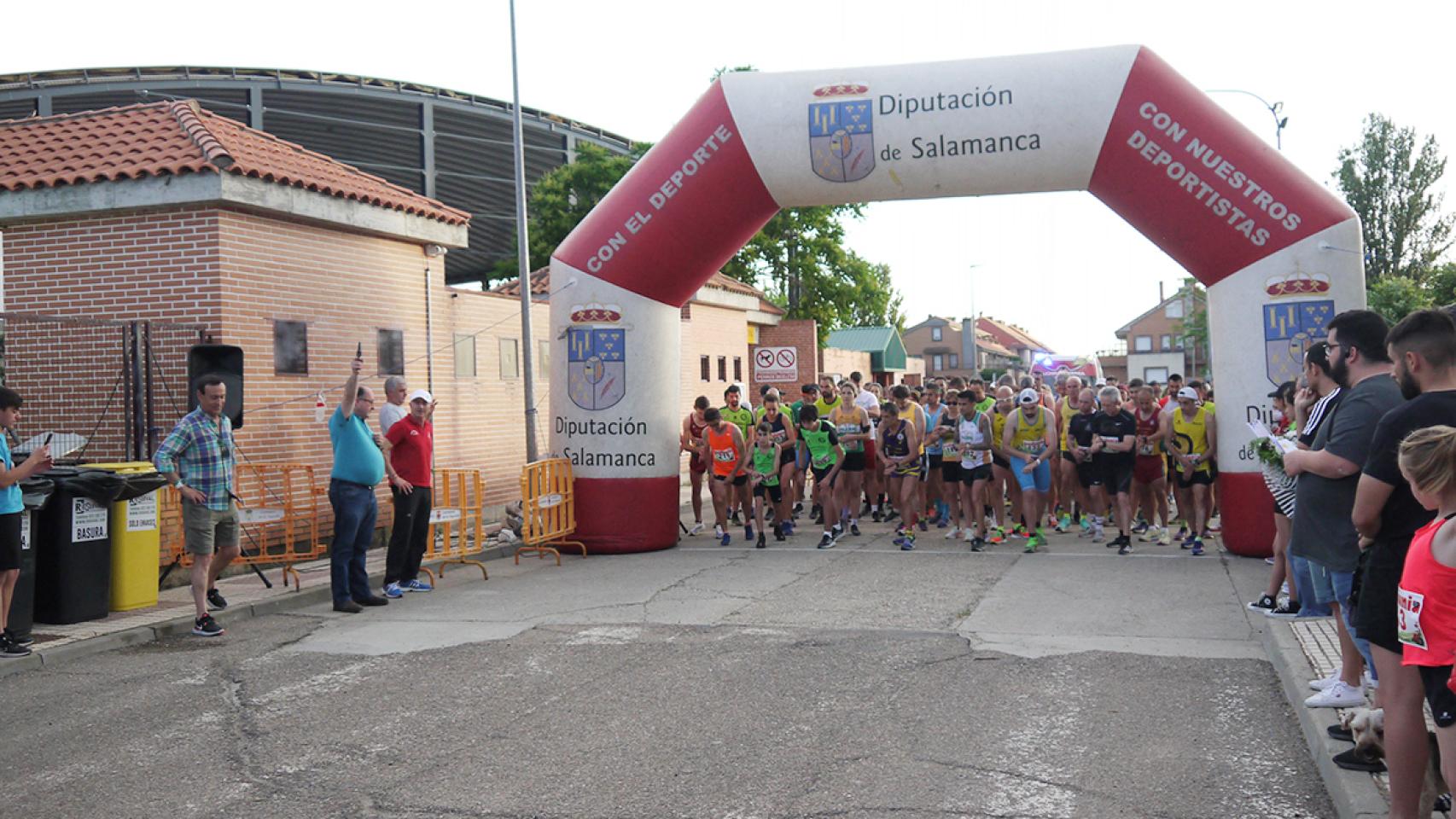 Carbajosa de la Sagrada celebra la Carrera Sunset.