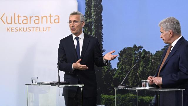 Jens Stoltenberg durante su comparecencia conjunta con el presidente de Finlandia, Sauli Niinistö.