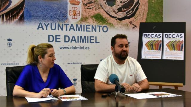 CONCEJAL Y COORDINADORA EDUCACIÓN