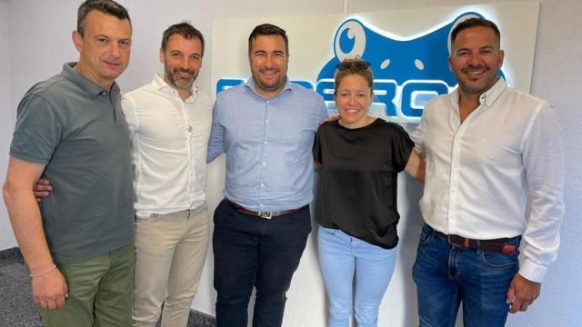 Componentes de ECOFROG y Wings Company .