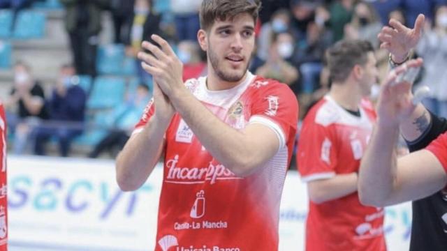 Carlos Fernández renueva con el Incarlopsa Cuenca y compartirá vestuario con su hermano Juanjo