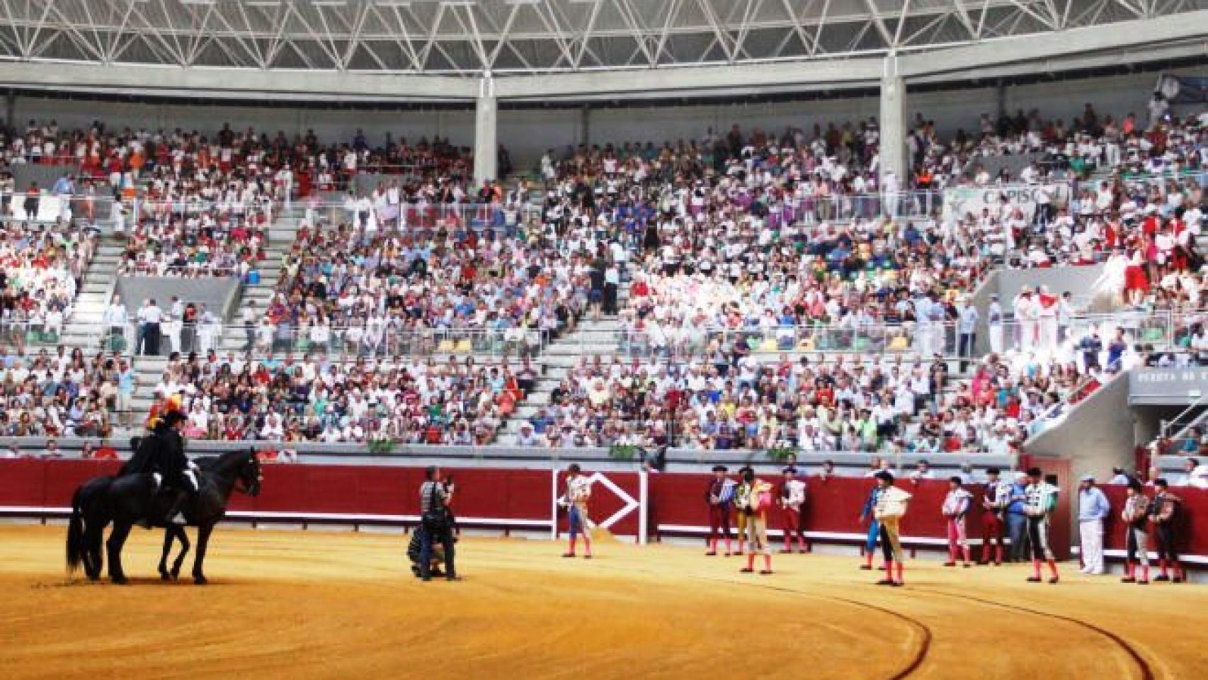 Imagen de archivo de una corrida de rejones en la plaza de Burgos