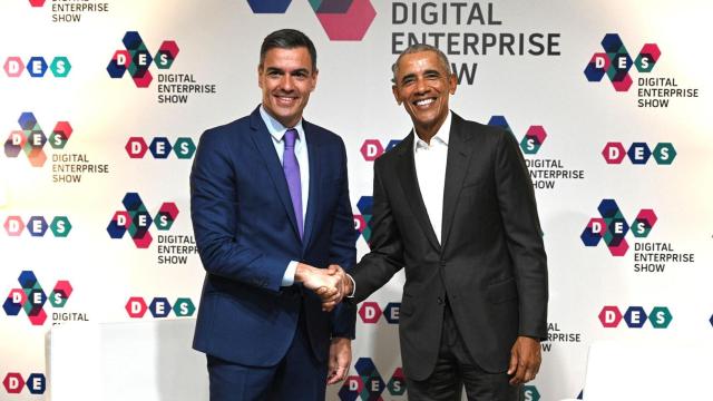 El presidente del Gobierno, Pedro Sánchez, y el expresidente de Estados Unidos, Barack Obama, en la inauguración de DES 2022.