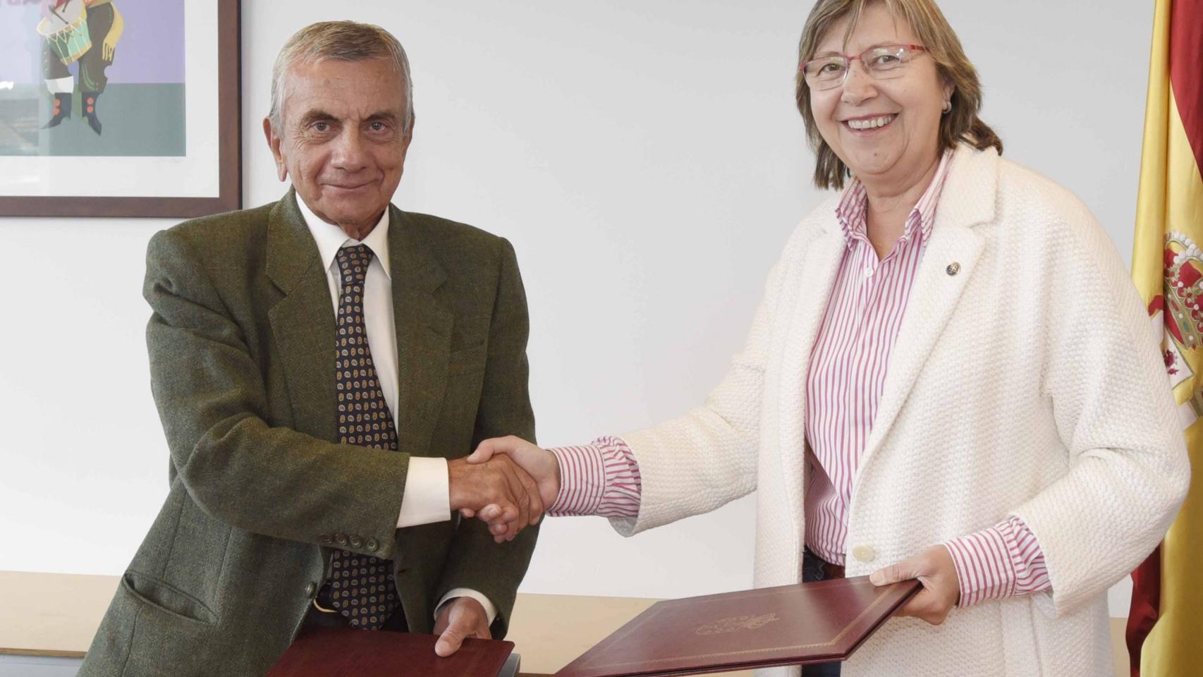 Imagen de archivo de José Luis Freire y Rosa Quintana, Conselleira de Mar.