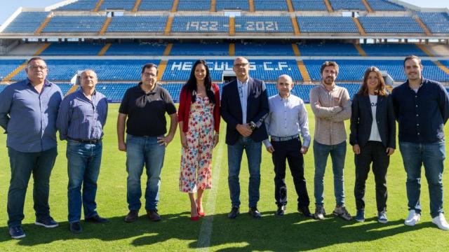 Imagen oficial de la comisión del centenario del Hércules.