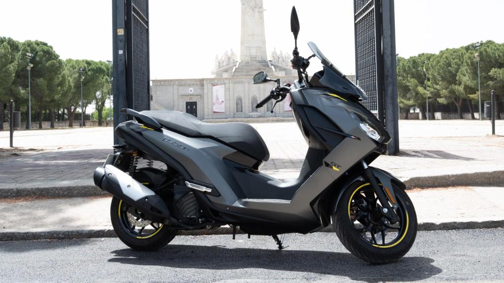 El Peugeot Pulsion compite en el segmento de los scooter de mayor tamaño o scooters GT.