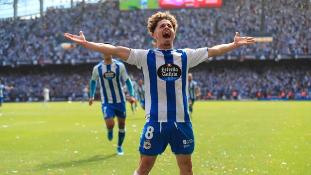 Mariano Soriano celebra su gol contra el Albacete en la final del playoff.