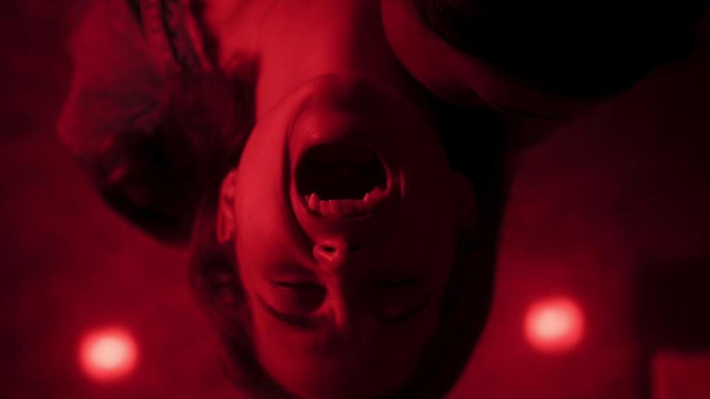 Fotograma de 'La primera muerte'.