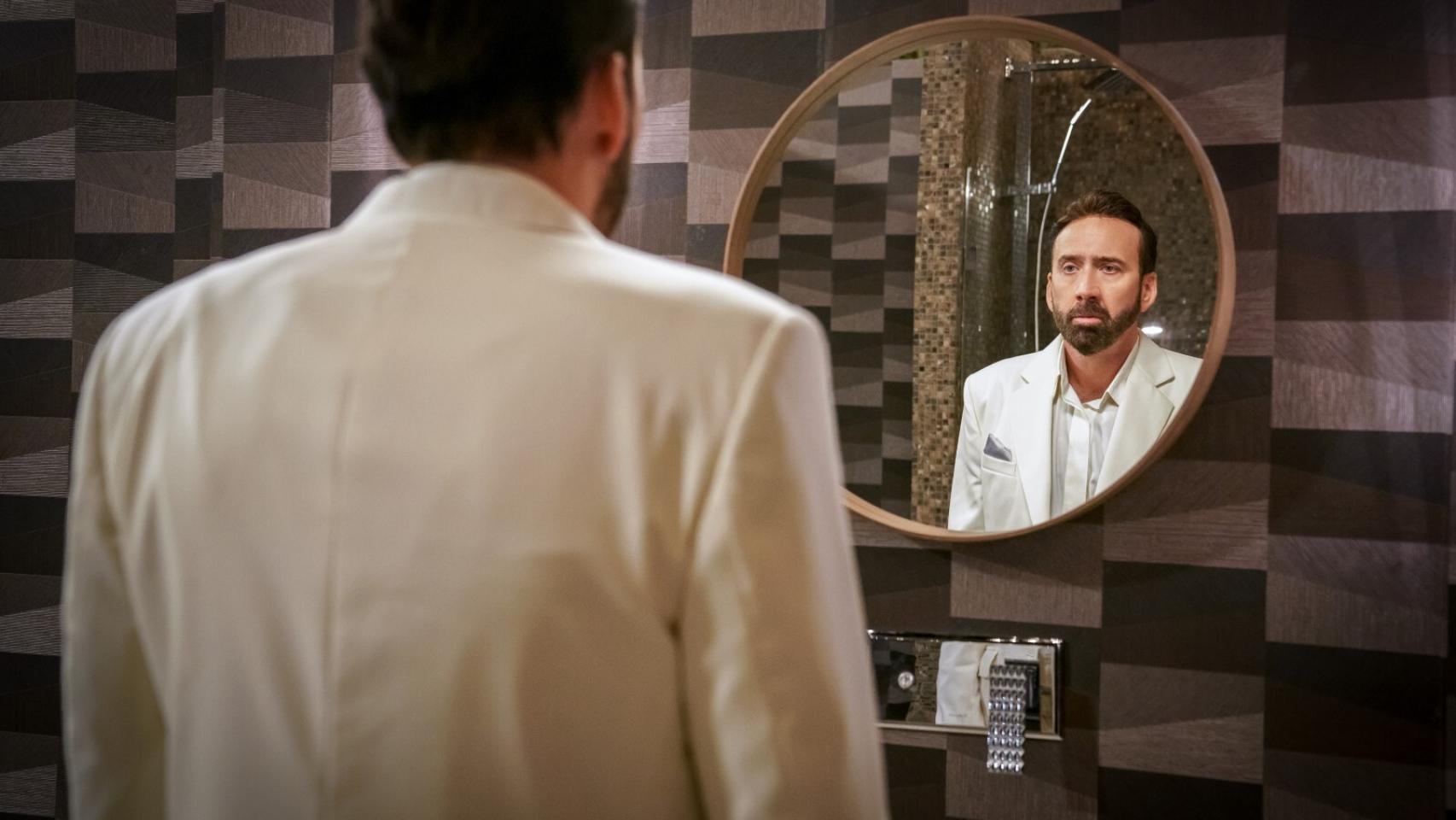 Nicolas Cage se ríe de sí mismo en la sátira 'El insoportable talento del talento descomunal'.
