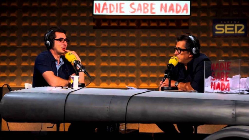 Imagen de uno de los programas de 'Nadie sabe nada' en la radio.