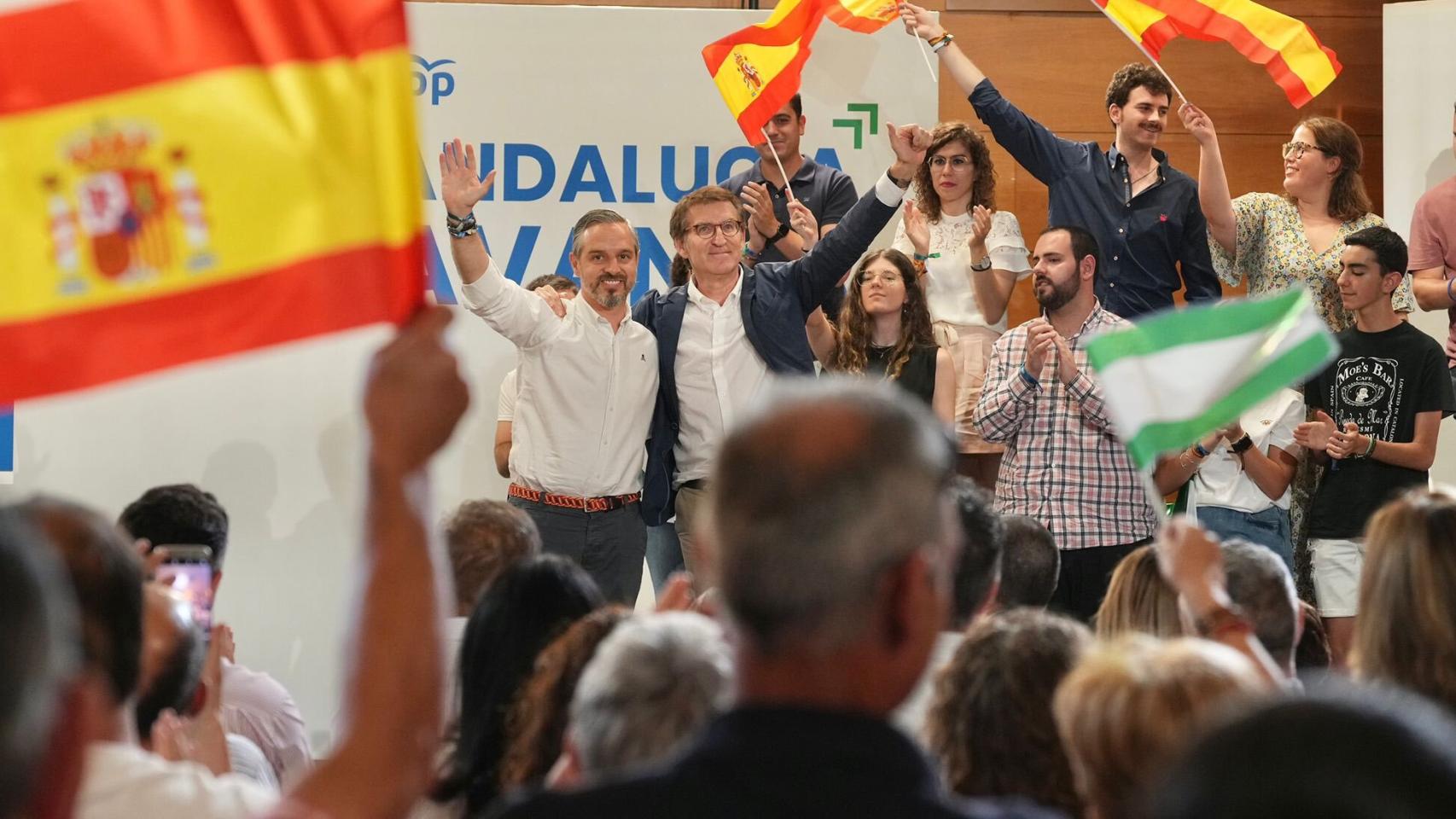 Feijóo junto a Bravo este jueves por la tarde en un mitin en Jaén.
