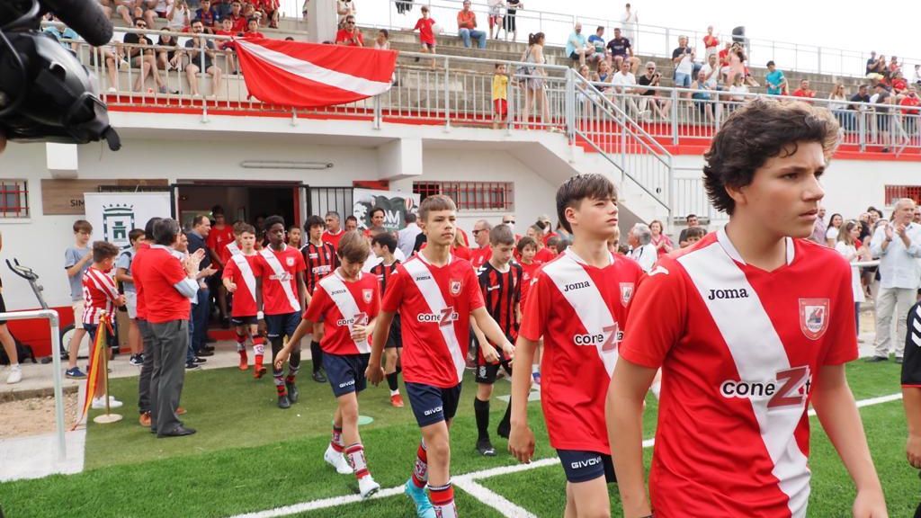 Imagen de la inauguración del campo de fútbol de Simancas