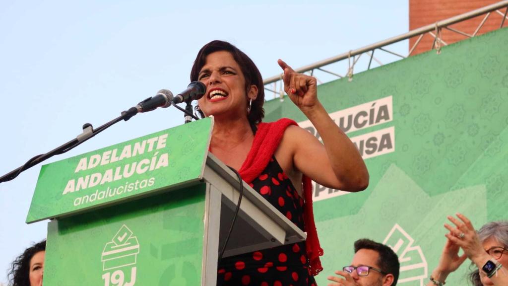 La líder de Adelante Andalucía y candidata a la Junta, Teresa Rodriguez, durante su mitin.