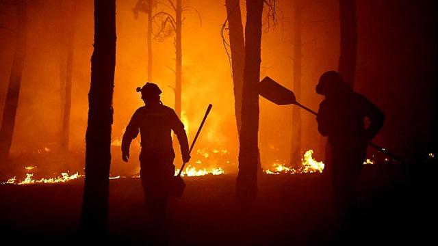 Imagen del incendio en la Sierra de la Culebra