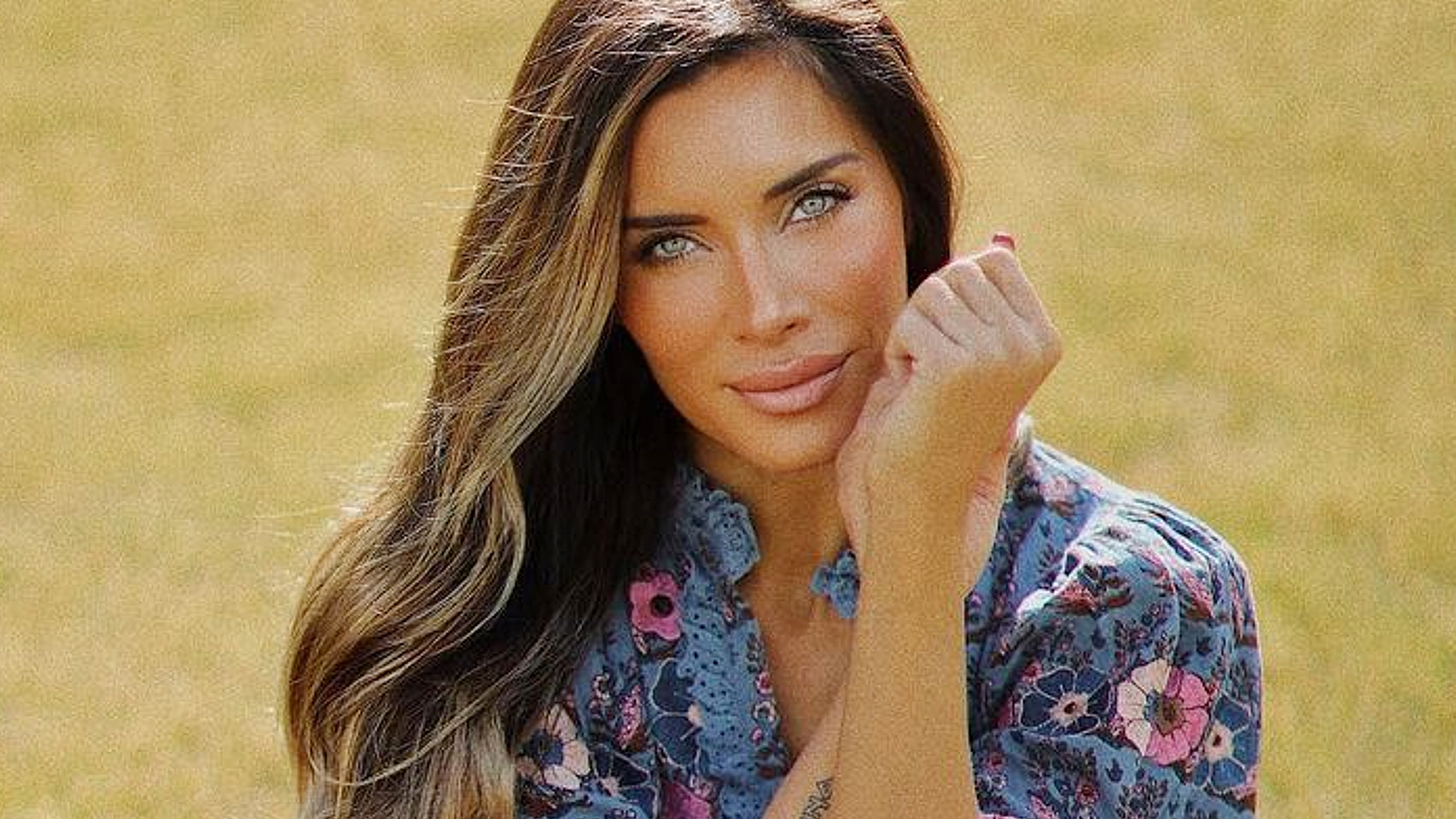 Imágenes del día: Pilar Rubio juega al despiste en la última foto de sus vacaciones con Sergio Ramos