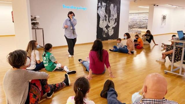Taller infantil sobre arte.