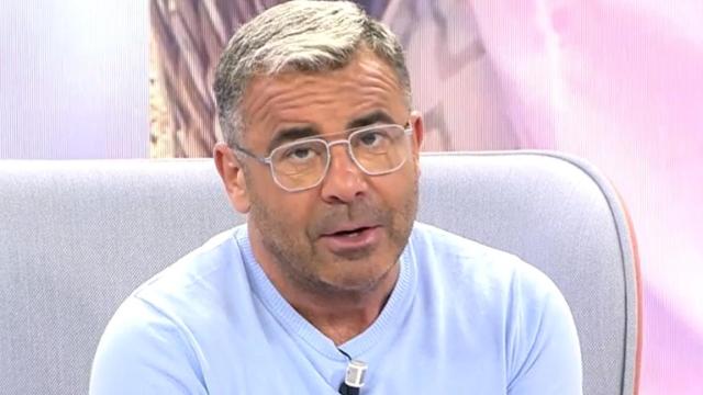 Jorge Javier ha desvelado el nombre de una colaboradora de Telecinco que tiene el sueldo embargado.