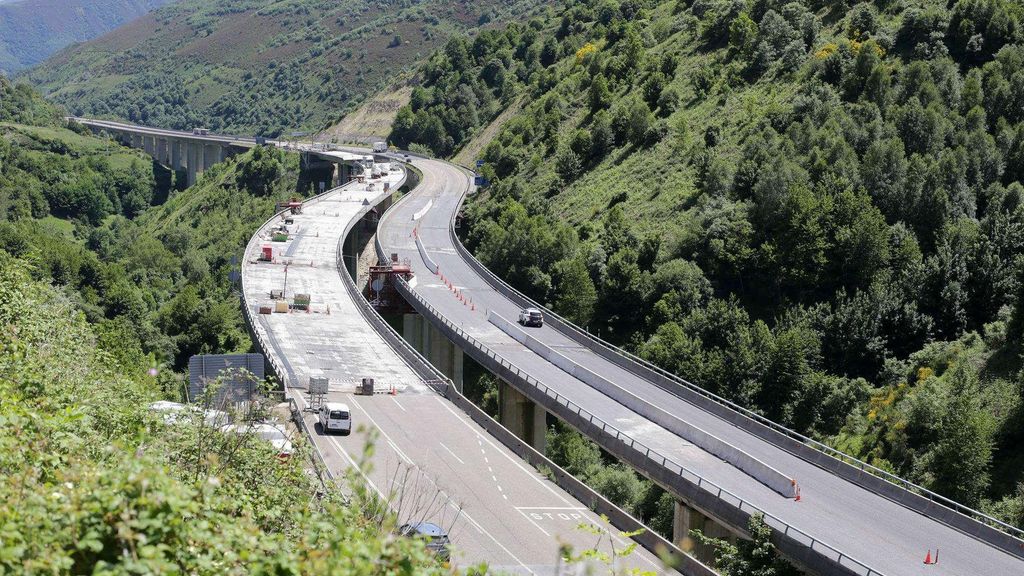 Imagen de los dos viaductos de la A6, que conectan Galicia con Castilla y León.