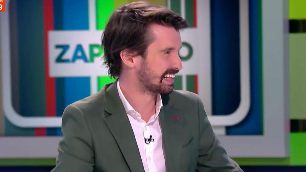 Quién es Santi Alverú, el colaborador de ‘Zapeando’ que va como invitado a ‘Pasapalabra’