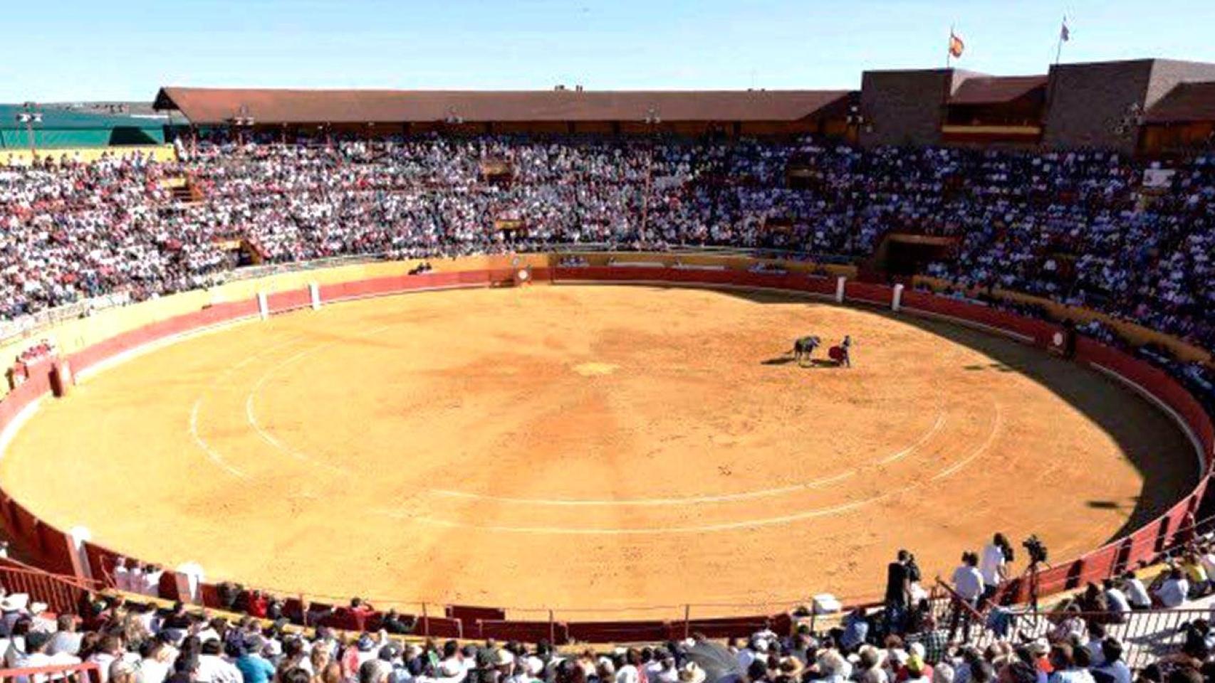 Imagen de la plaza de toros de Ávila