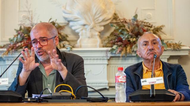Unai Sordo, secretario general de CCOO, y Pepe Álvarez, secretario general de UGT, durante el curso de Apie.