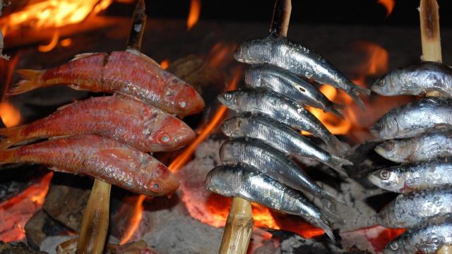 Sardinas a la hoguera.