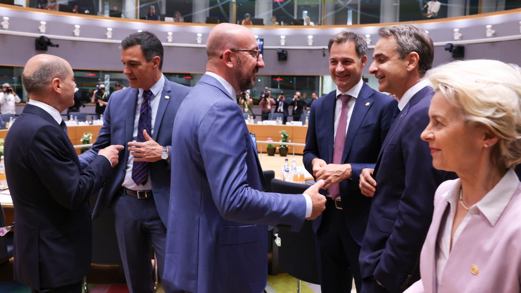 Pedro Sánchez, Olaf Scholz, Charles Michel, Alexander de Croo, Kyriakos Mitsotakis y Ursula von der Leyen, durante una sesión del Consejo Europeo.