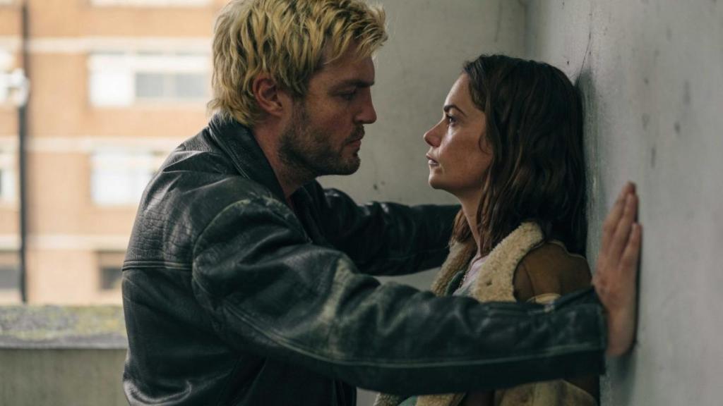 Tom Burke y Ruth Wilson en una escena de 'True Things'