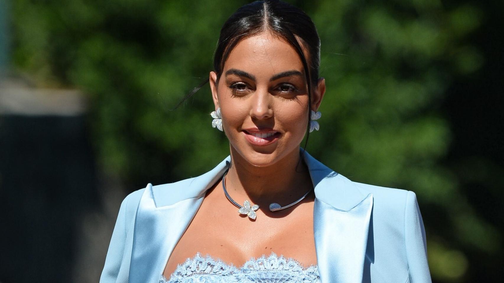 Georgina tiene una costosa colección de joyas que luce en cualquier ocasión.