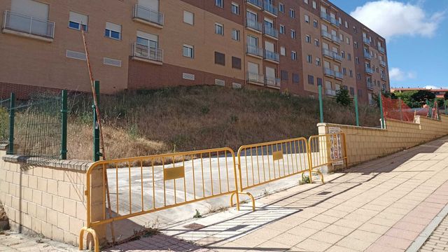 Bloque ocupado en el barrio de Los Alcaldes