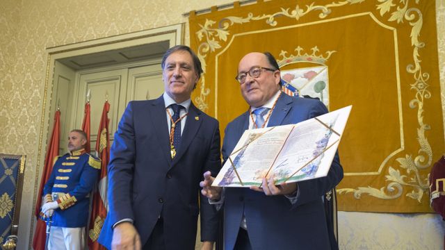 El Ayuntamiento nombra Hijo Adoptivo a Manuel Muiños “por su valentía, humanidad y lealtad”