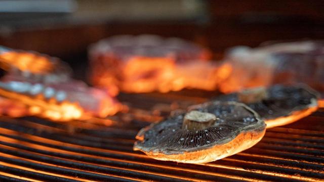 Champiñones Portobello a la parrilla.