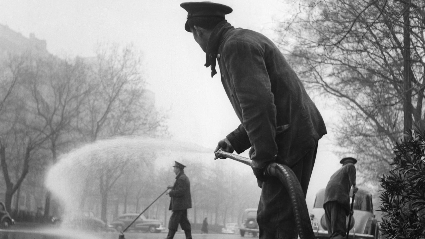Francesc Català-Roca: Paseo de Recoletos, Madrid, 1952-53 (detalle). © Francesc Català-Roca. Archivo fotográfico del Col·legi d'Arquitectes de Catalunya