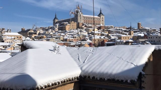 El Alcázar de Toledo nevado por el temporal Filomena.