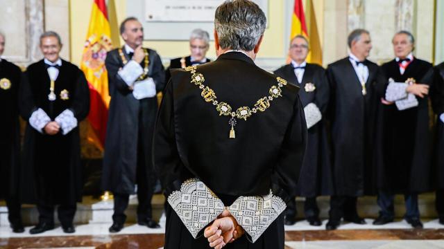 Miembros de la Sala de Gobierno del Tribunal Supremo esperan al Rey en una imagen de archivo./