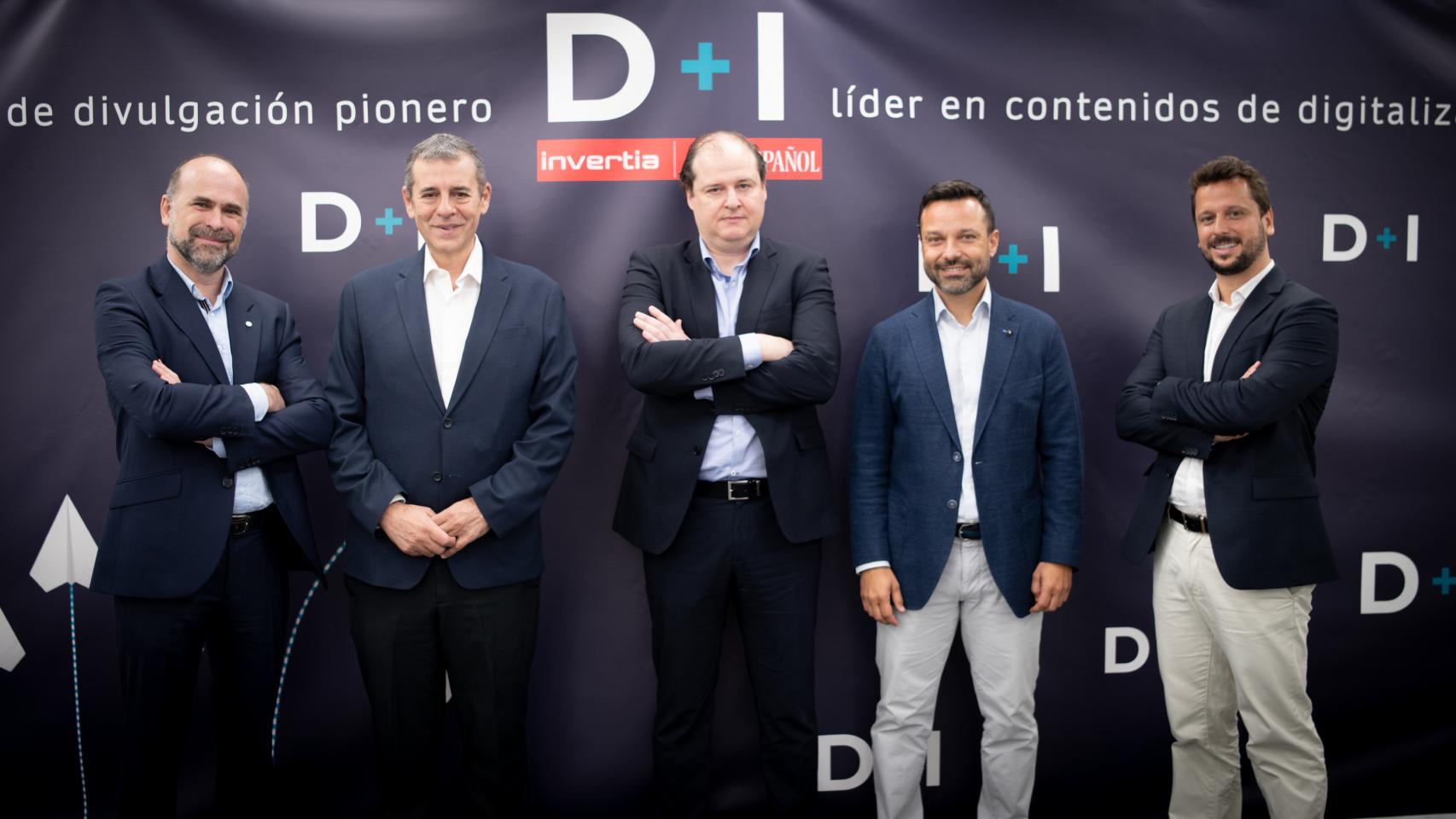De izquierda a derecha: Gonzalo Bonet Urgelles, CIO de Mediolanum; Ernesto Taubman, responsable de Desarrollo de Soluciones Tecnológicas en BBVA; Emilio Martínez Pallasa, director de Infraestructura Tecnológica de Unicaja; Ángel Pineda, CEO de Orizon; Rubén Andrés Priego, CIO de Evo Banco.