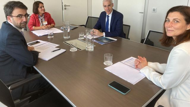 Reunión entre Francisco Conde y Raquel Yotti.