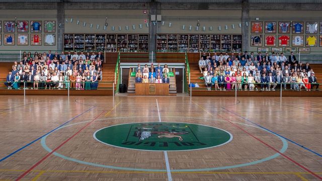 Exitosa graduación de los alumnos de distintas FP y CAMP del Liceo La Paz de A Coruña