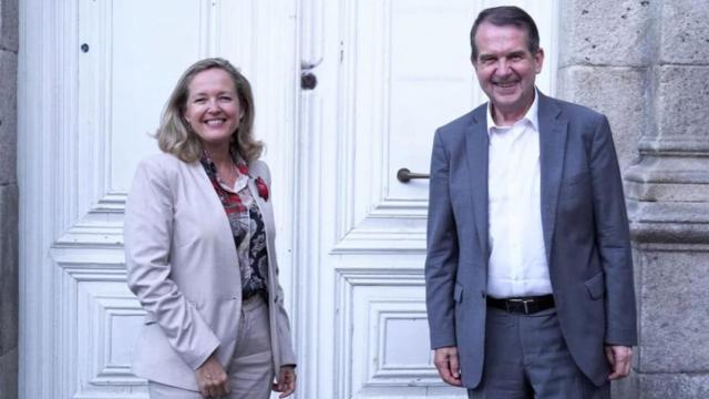 Nadia Calviño durante una visita anterior a Vigo con Abel Caballero.