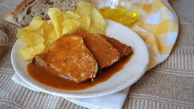 Carne en salsa, la receta tradicional que nunca falla recordando la cocina de las madres