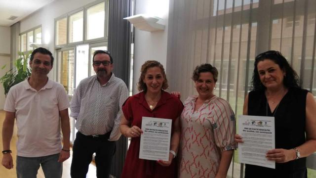 Tamarit se negó a fotografiarse con el Pacto por la Educación que le propuso Covapa.