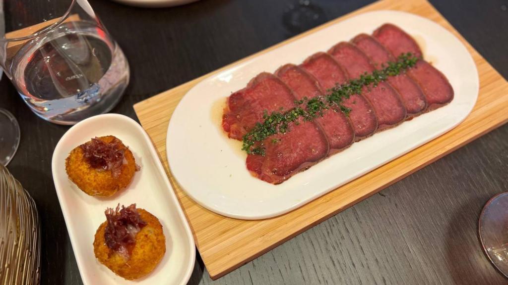 Lengua de ternera en escabeche de El Lince, uno de los restaurantes de Javi Estévez