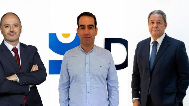 Pié de Foto: De izquierda a derecha, David Regades delegado del Estado en la Zona Franca de Vigo, BraisMéndez, CEO de Docuten y Tino Fernández presidente de Altia.
