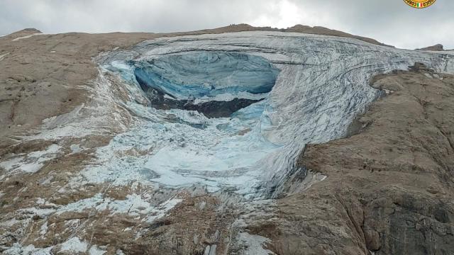 El glaciar de la Marmolada en los Dolomitas de los Alpes italianos.