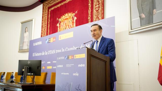 El presidente ejecutivo y director de EL ESPAÑOL, Pedro J. Ramírez, en el foro 'El futuro de la OTAN tras la Cumbre'.