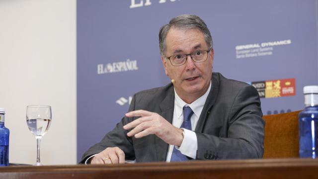 Nicolás Pascual de la Parte, embajador en misión especial para la Ciberseguridad y Amenazas Híbridas del Ministerio de Asuntos Exteriores, Unión Europea y Cooperación,  en la mesa redonda 'Ciberseguridad y amenazas híbridas', en el foro 'El futuro de la OTAN tras la Cumbre de Madrid'.