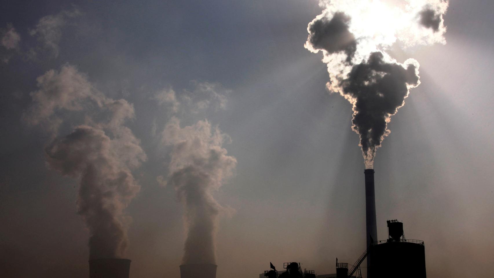 Emisiones de CO2 de una central térmica de carbón.