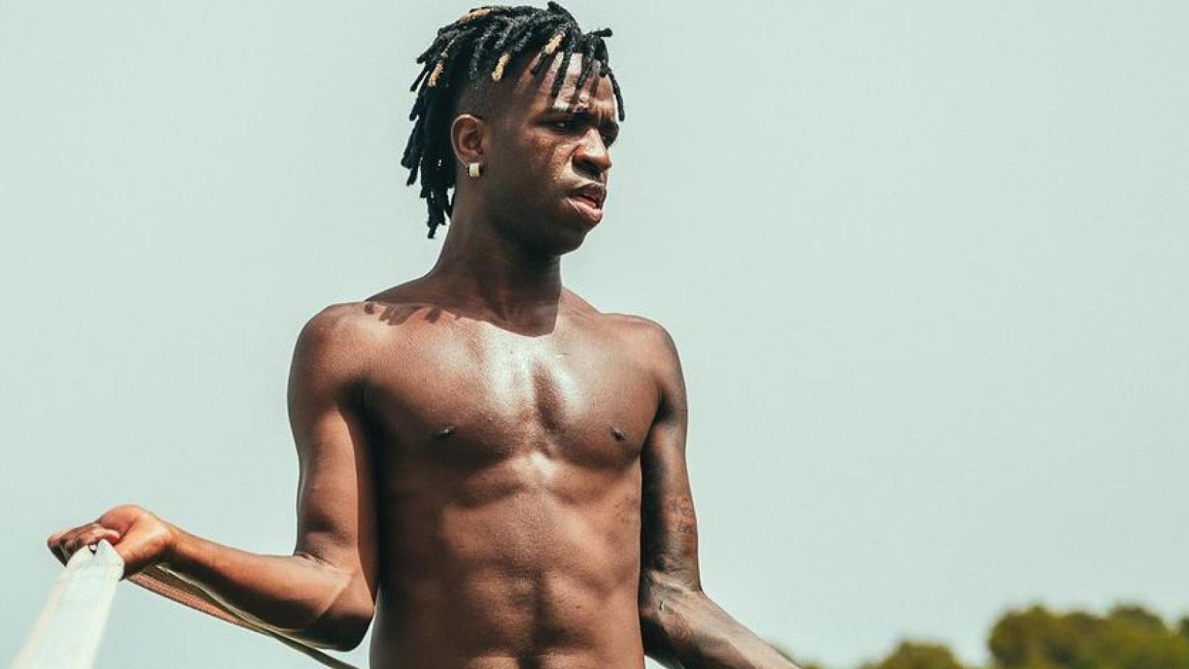 Vinicius, entrenando durante sus vacaciones de verano. Foto: Instagram (@vinijr)