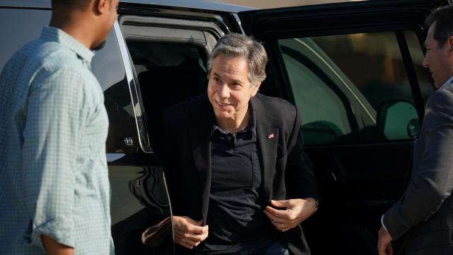 El secretario de Estado de EEUU, Antony Blinken, parte hacia Bali, Indonesia, donde se celebra la cumbre del G20.